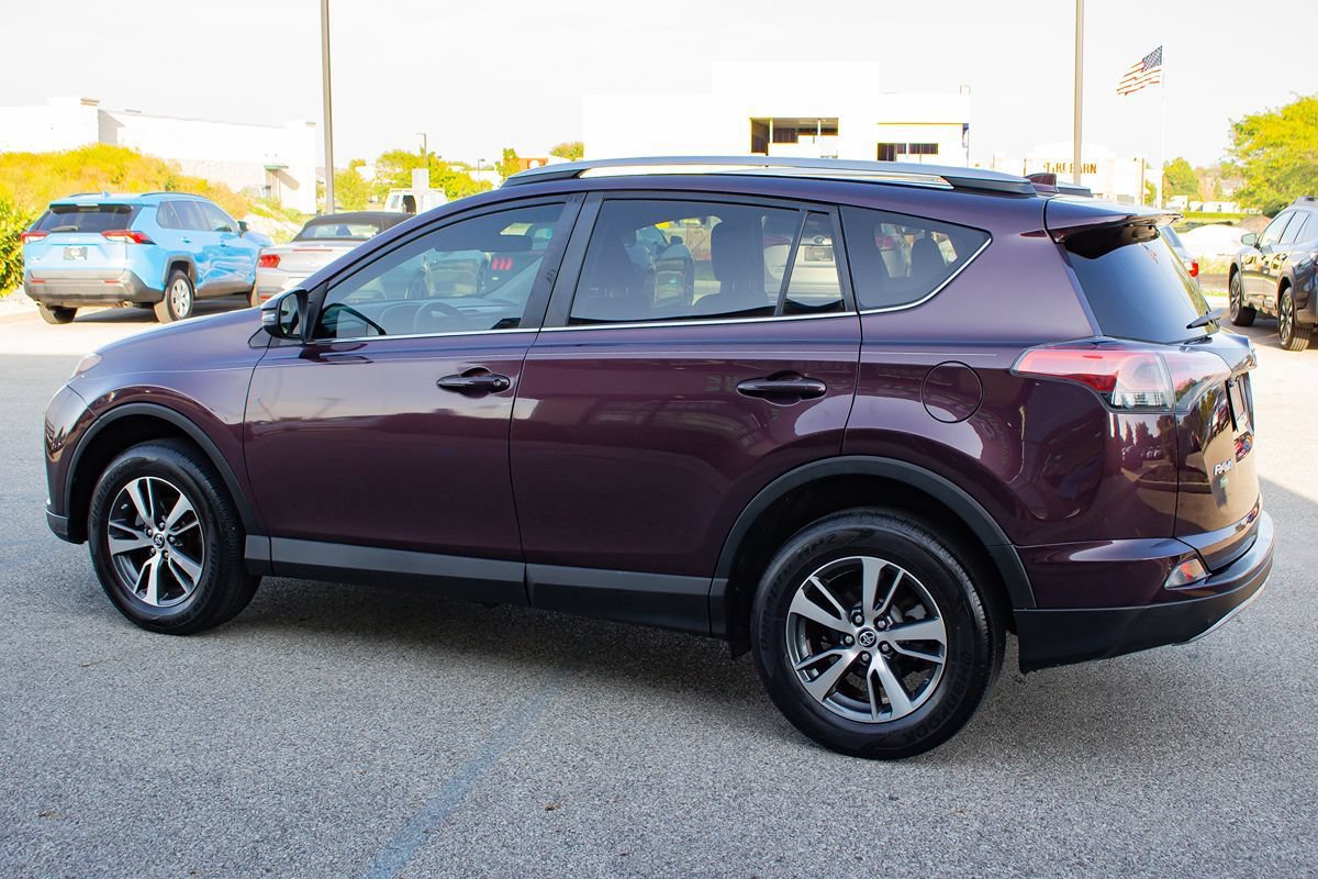 Used 2017 Toyota RAV4 XLE FWD image 6