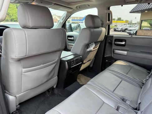 Used 2018 Toyota Sequoia Limited w/ Safety & Convenience Package AWD/4WD image 24