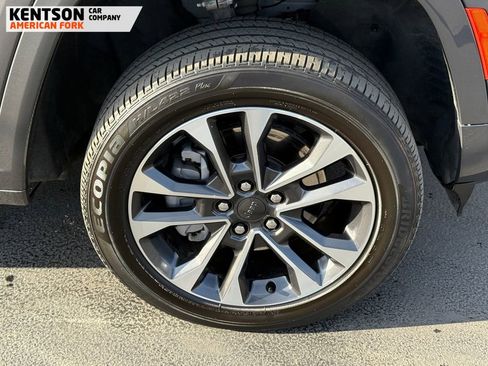 Used 2024 Jeep Grand Cherokee L Overland w/ Trailer Tow Package image 16