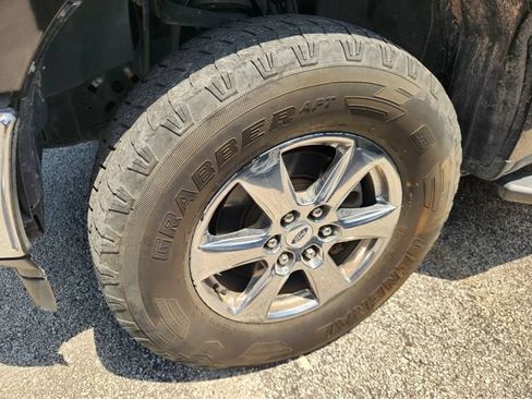 Used 2018 Ford F150 XLT w/ Equipment Group 302A Luxury AWD/4WD image 10
