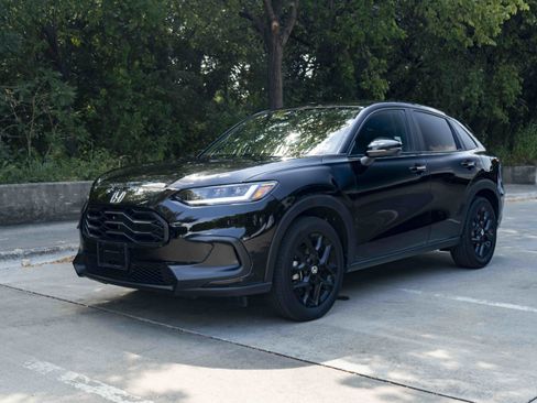 Used 2025 Honda HR-V Sport image 5