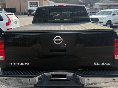 Used 2011 Nissan Titan SL w/ SL Technology Pkg image 3