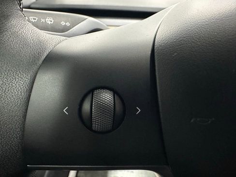 Used 2023 Tesla Model 3 Standard Range image 18