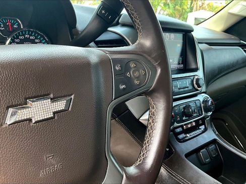 Used 2018 Chevrolet Suburban LT RWD image 12