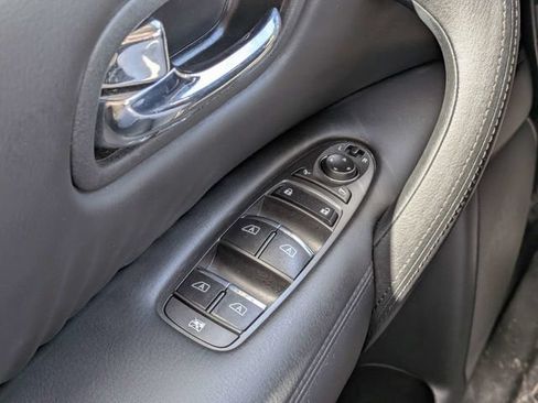 Used 2022 Nissan Armada SV w/ SV Appearance Package RWD image 20