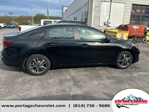 Used 2023 Kia Forte LXS w/ LXS Technology Package FWD image 7