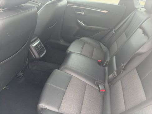 Used 2019 Chevrolet Impala LT FWD image 11