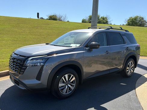 New 2026 Nissan Pathfinder SL FWD image 1