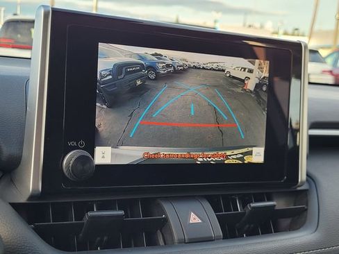 Used 2024 Toyota RAV4 LE image 10