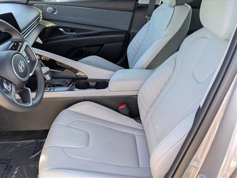 Certified 2025 Hyundai Elantra Limited image 10