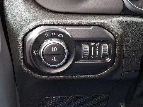 Used 2021 Jeep Gladiator Sport image 24