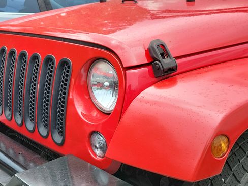 Used 2016 Jeep Wrangler Unlimited Sport w/ Quick Order Package 24S AWD/4WD image 9