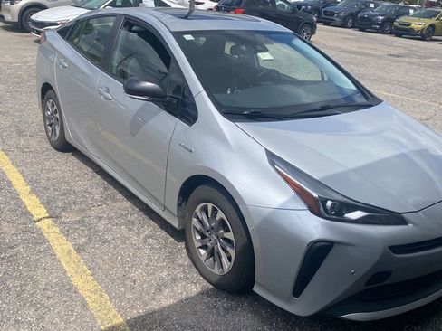 Used 2020 Toyota Prius XLE w/ Advanced Technology Package FWD image 2