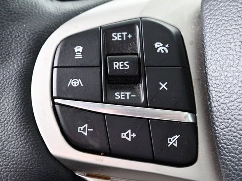 Used 2023 Ford Explorer XLT w/ Equipment Group 202A image 32