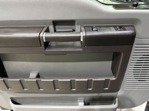 Used 2014 Ford F250 XL w/ Power Equipment Group image 16
