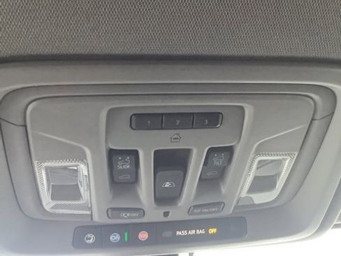 Used 2021 GMC Sierra 1500 SLT w/ SLT Convenience Package image 21