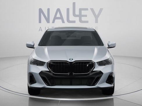 Used 2025 BMW i5 eDrive40i w/ M Sport Package RWD image 7