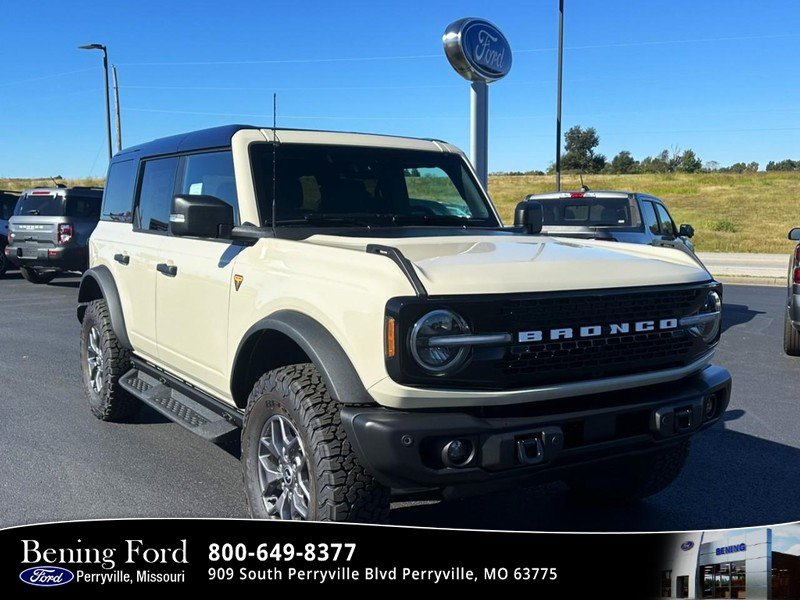 Used 2025 Ford Bronco Badlands AWD/4WD image 1