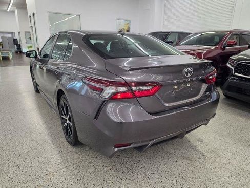 Used 2021 Toyota Camry SE FWD image 7