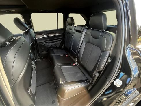 New 2026 Jeep Grand Cherokee Altitude AWD/4WD image 13