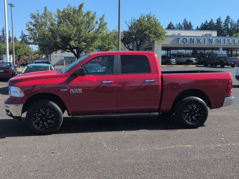 Used 2017 RAM 1500 Classic SLT AWD/4WD image 2