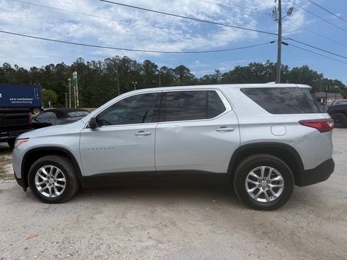 Used 2021 Chevrolet Traverse LS FWD image 6