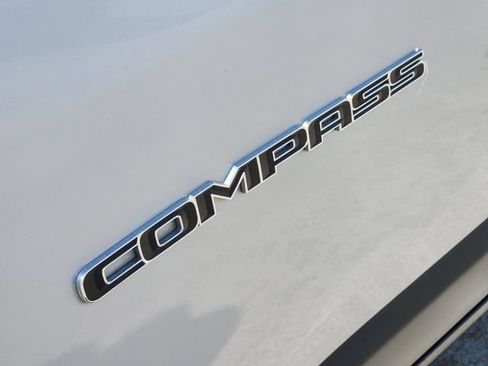 Used 2025 Jeep Compass Limited AWD/4WD image 11