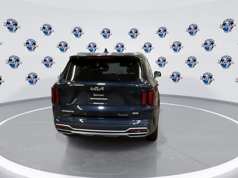 Certified 2023 Kia Sorento EX image 8