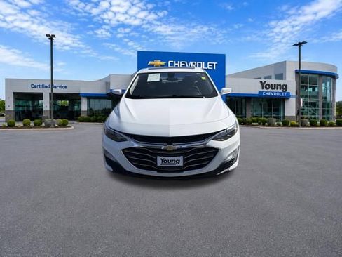 Used 2022 Chevrolet Malibu LT FWD image 2