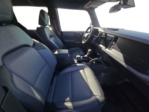 Used 2023 Ford Bronco Everglades image 16