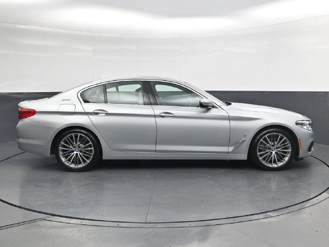 Used 2018 BMW 530e RWD image 3