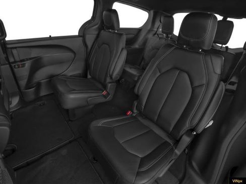 New 2026 Chrysler Pacifica Select image 11