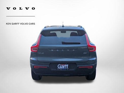 New 2026 Volvo XC40 B5 Plus w/ Climate Package AWD/4WD image 4