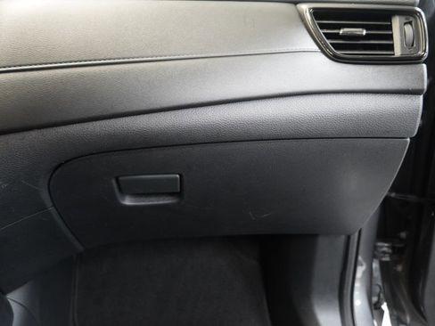 Used 2020 Nissan Rogue S w/ Special Edition Package AWD/4WD image 35