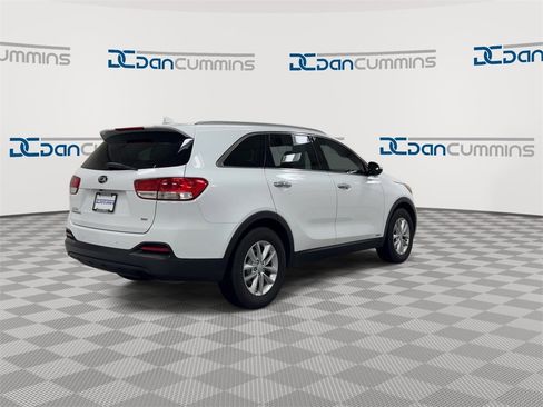 Used 2018 Kia Sorento LX image 8