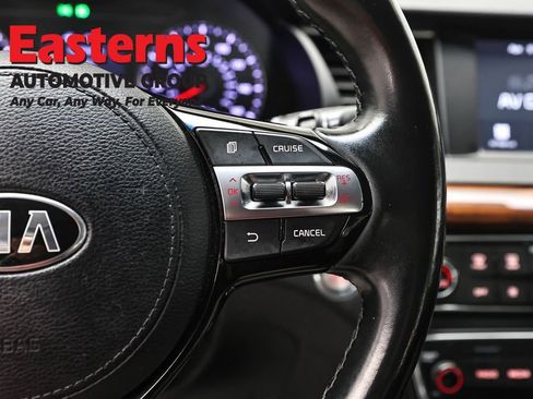 Used 2019 Kia Cadenza Premium image 16