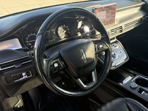 Used 2020 Lincoln Corsair AWD w/ Premium Package image 11