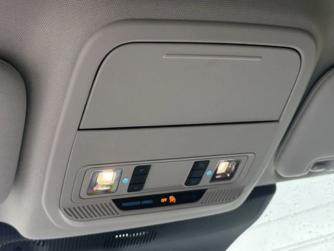 Used 2025 Ford Explorer Active image 30