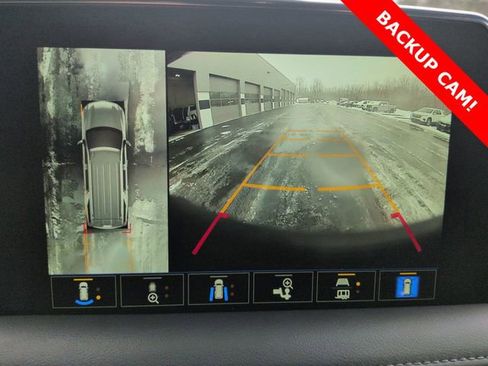 Used 2024 Chevrolet Suburban Z71 w/ Luxury Package image 15