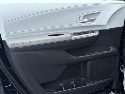 New 2026 Toyota Sienna XLE FWD image 16