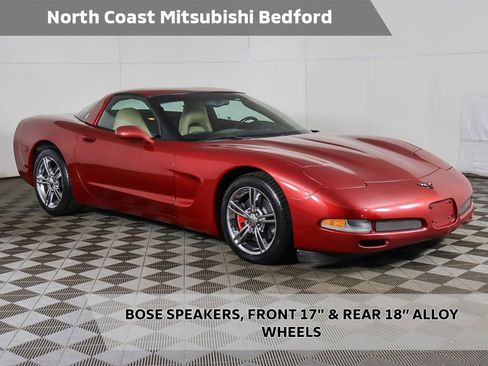 Used 2004 Chevrolet Corvette Coupe w/ Preferred Equipment Group RWD image 1