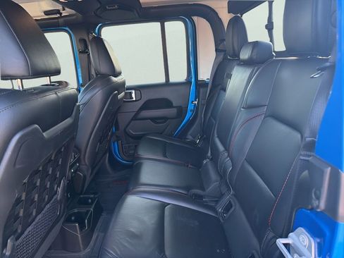 Used 2020 Jeep Gladiator Rubicon AWD/4WD image 18