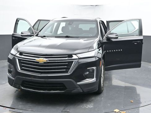Used 2023 Chevrolet Traverse LT image 50