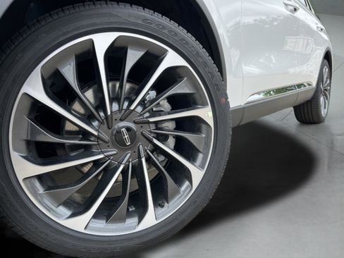 New 2026 Lincoln Aviator Reserve AWD/4WD image 34