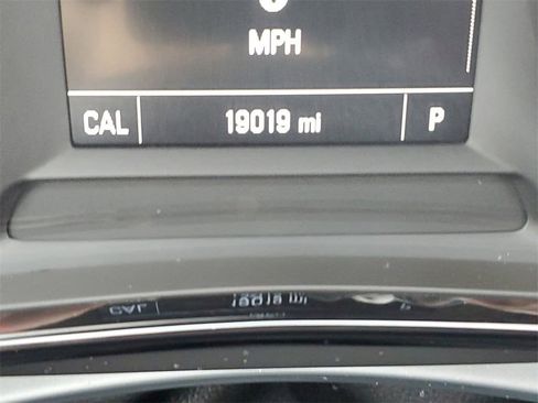 Certified 2024 Chevrolet Trax RS w/ Driver Confidence Package image 12