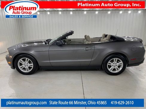 Used 2011 Ford Mustang Convertible RWD image 33