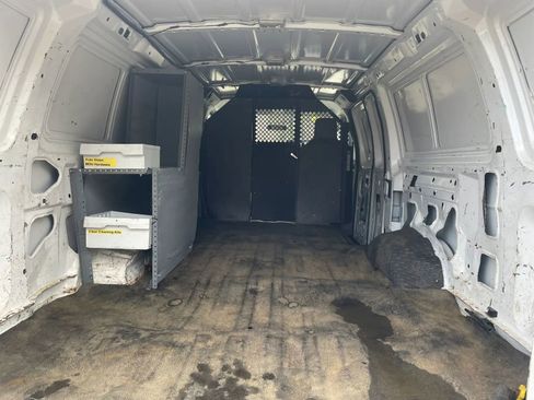 Used 2010 Ford E-150 and Econoline 150 Extended image 11