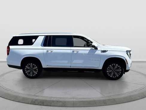 New 2026 GMC Yukon XL Elevation AWD/4WD image 9