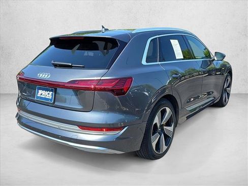 Used 2019 Audi e-tron Prestige w/ Prestige Package AWD/4WD image 5