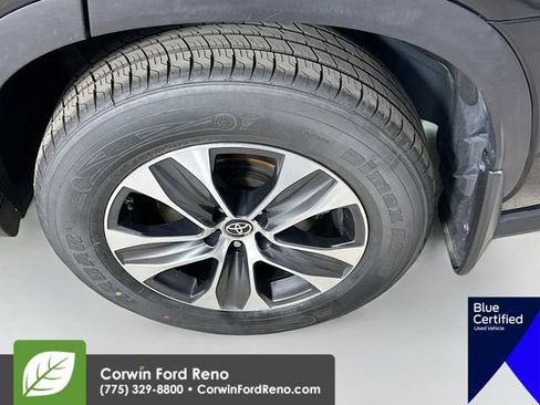 Used 2023 Toyota Highlander XLE AWD/4WD image 34